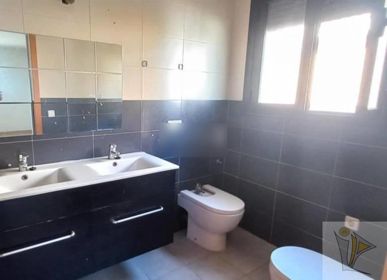 For sale of chalet in La Pobla de Vallbona