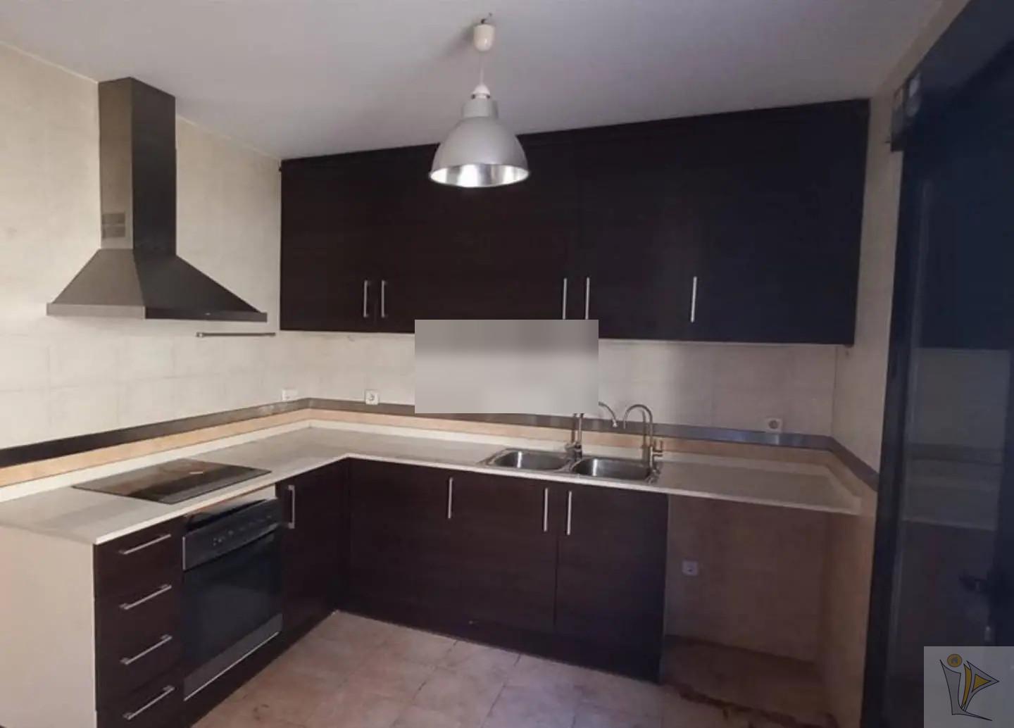 For sale of chalet in La Pobla de Vallbona