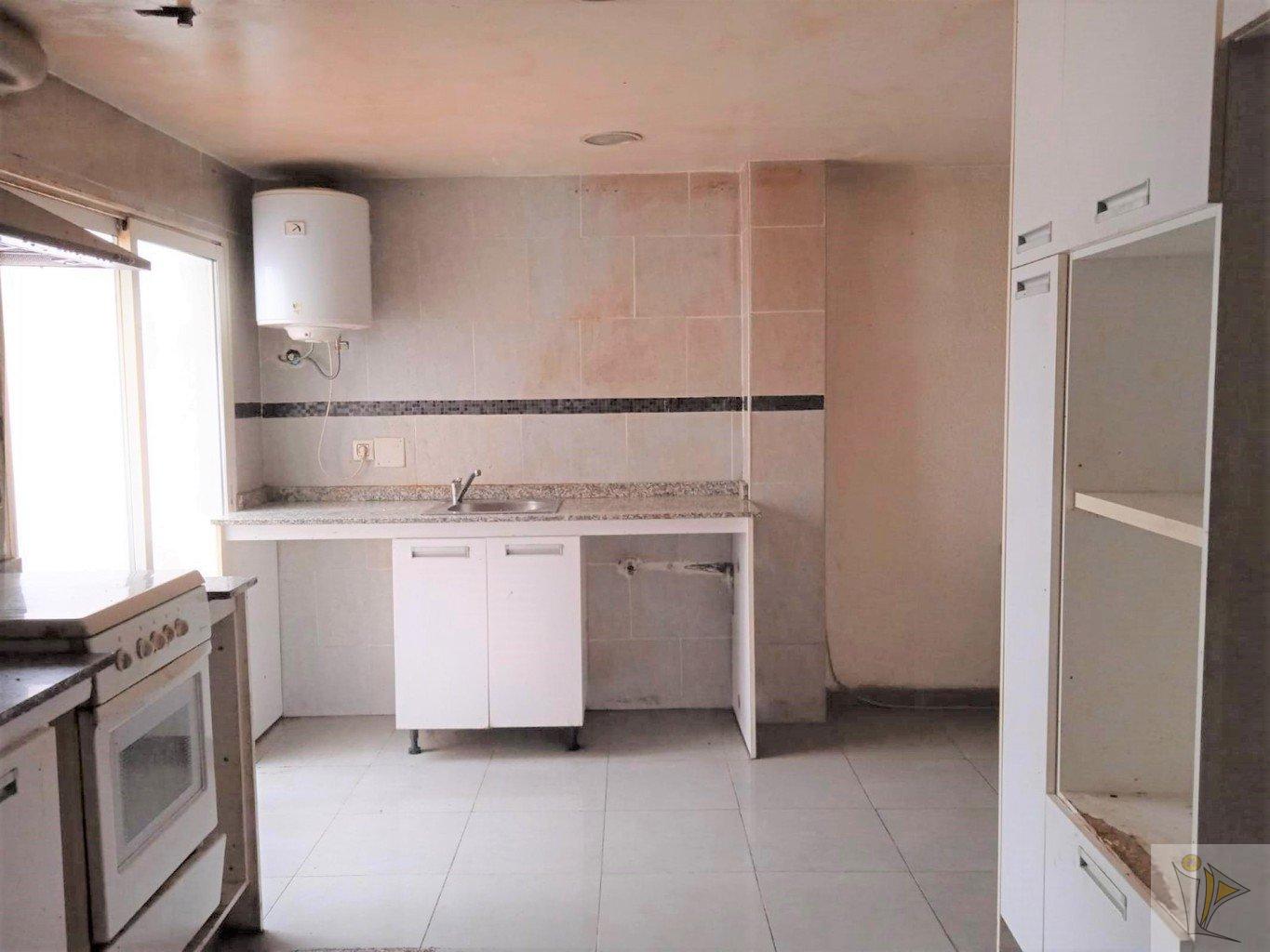 For sale of flat in Valencia