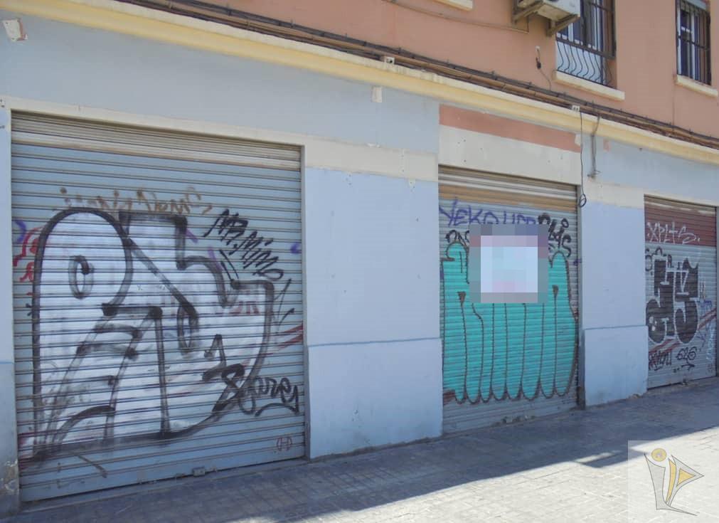 For sale of commercial in Valencia