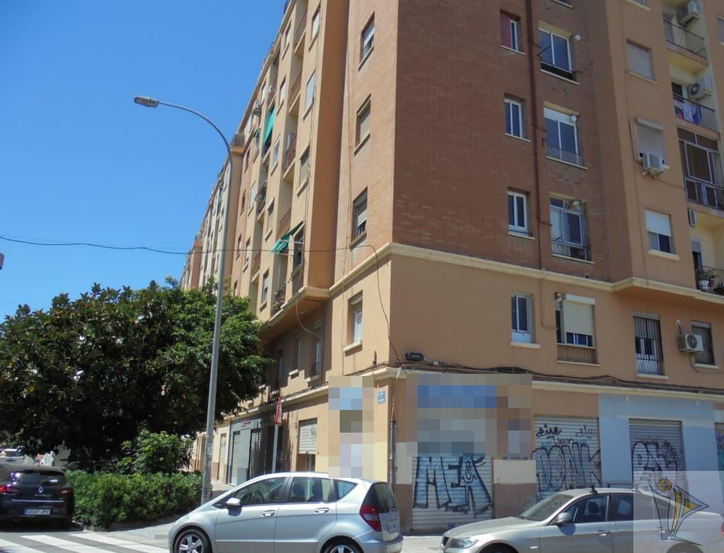 For sale of commercial in Valencia
