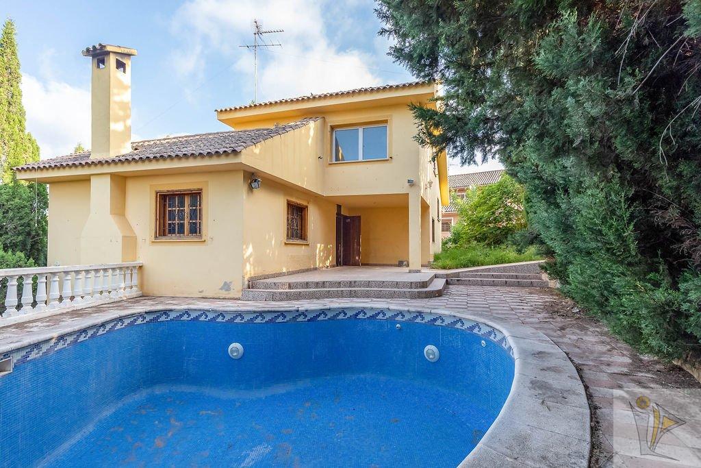 For sale of chalet in Torrent