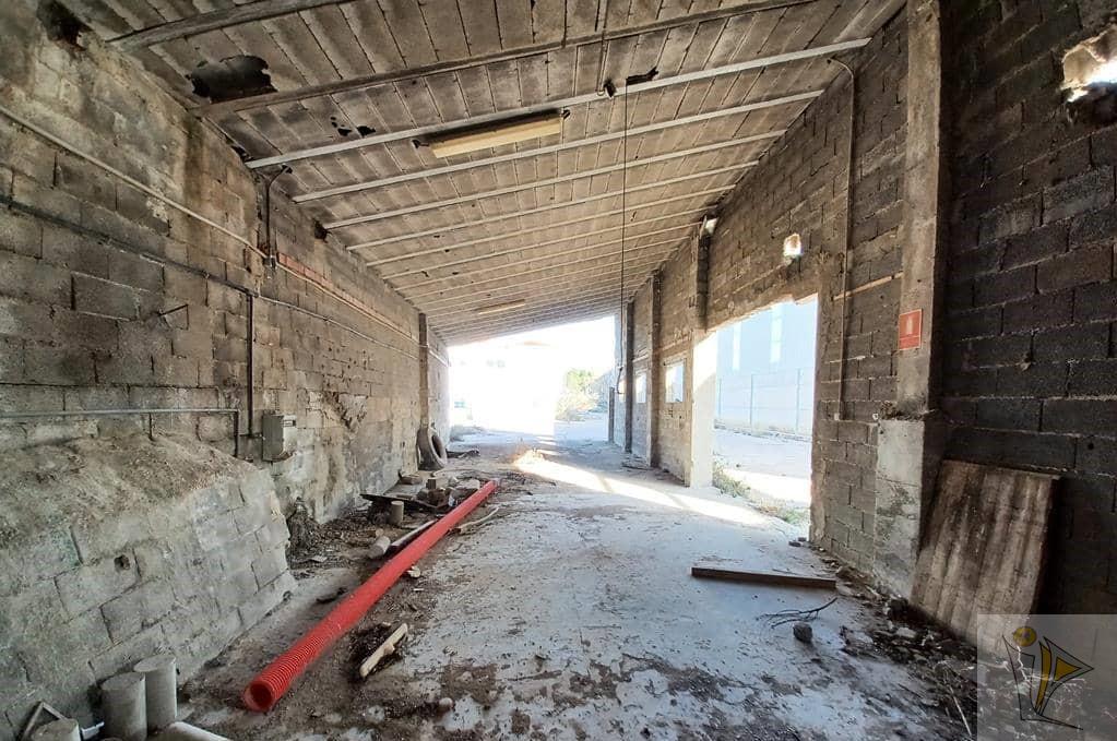 For sale of industrial plant/warehouse in Alborache