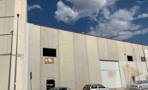 For sale of industrial plant/warehouse in Masalavés