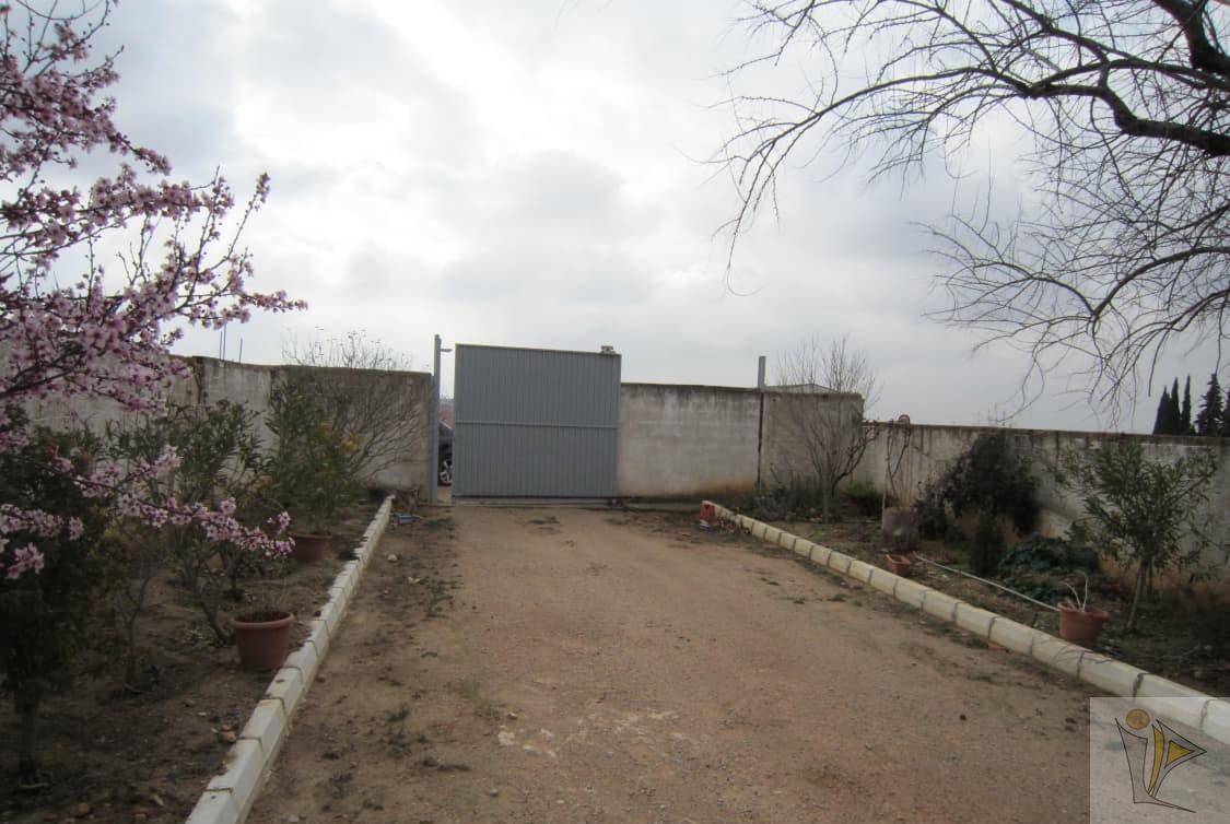 For sale of industrial plant/warehouse in Utiel
