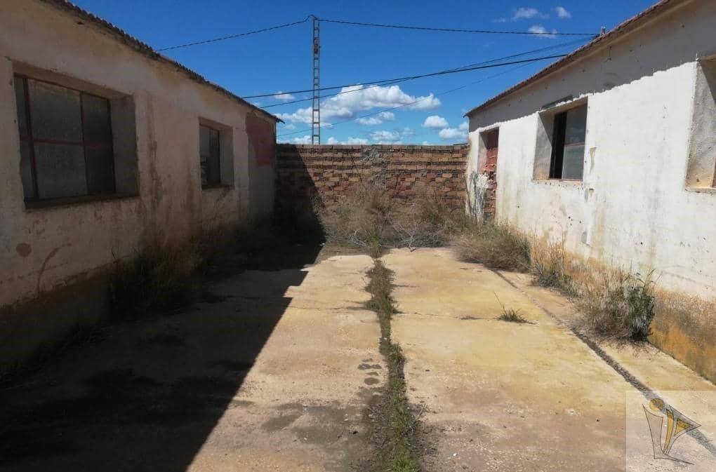 For sale of industrial plant/warehouse in Utiel