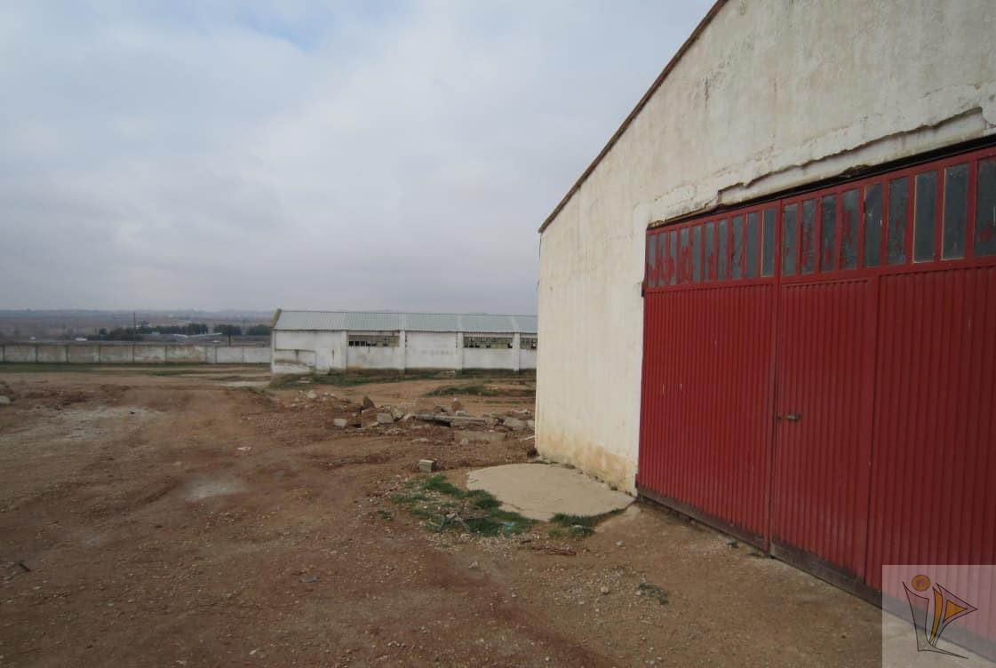For sale of industrial plant/warehouse in Utiel