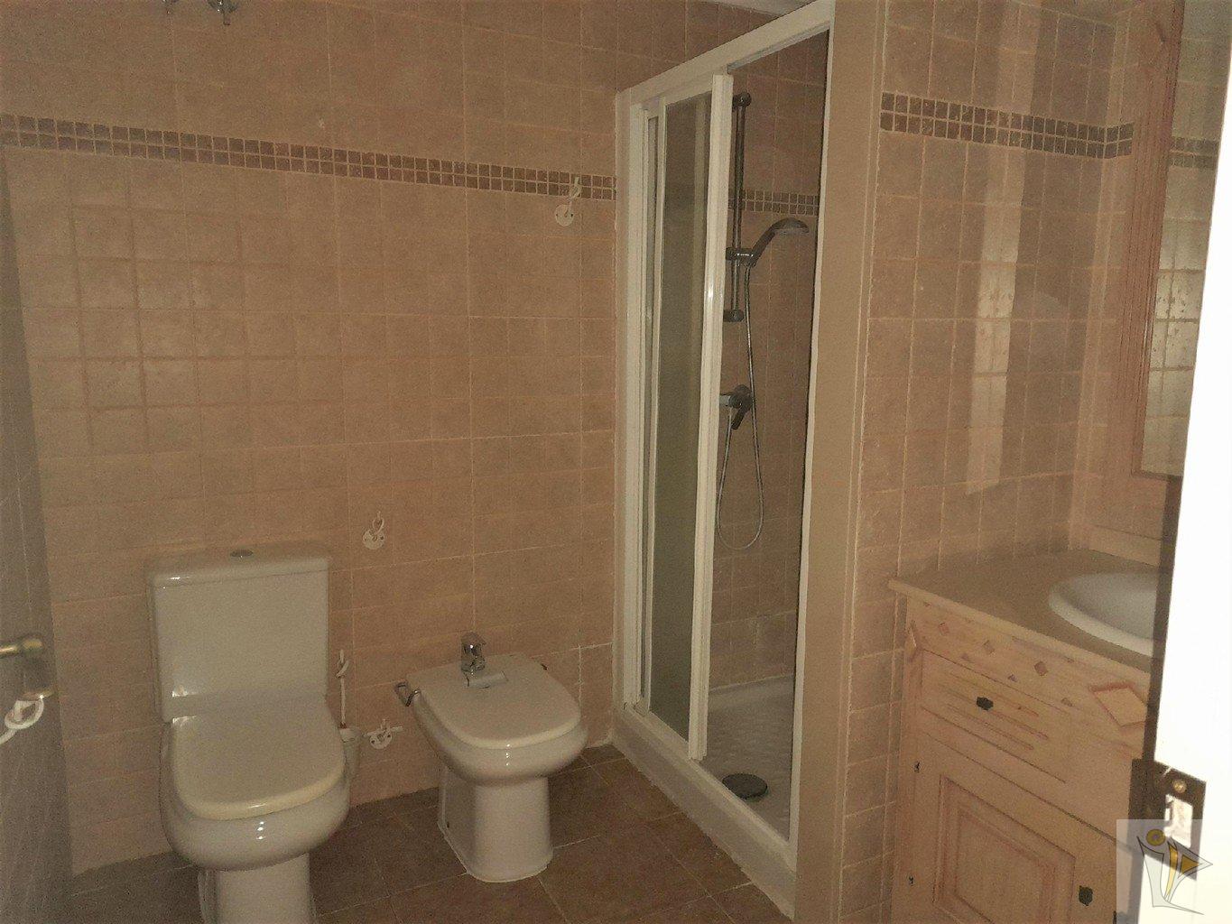 For sale of flat in La Pobla de Vallbona