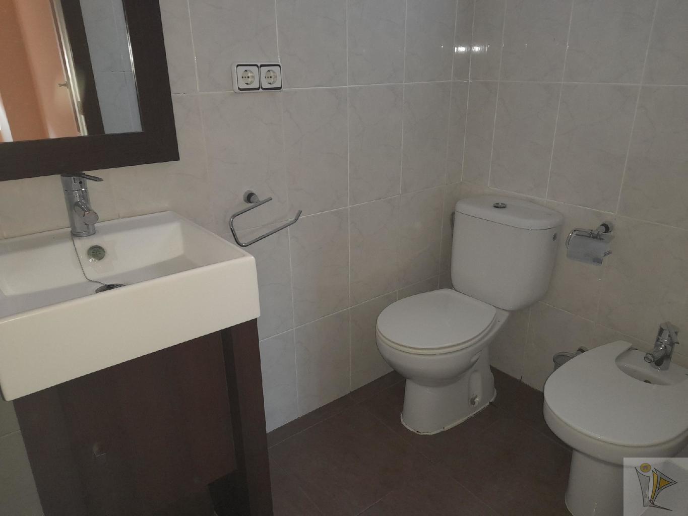 For sale of flat in La Pobla de Vallbona