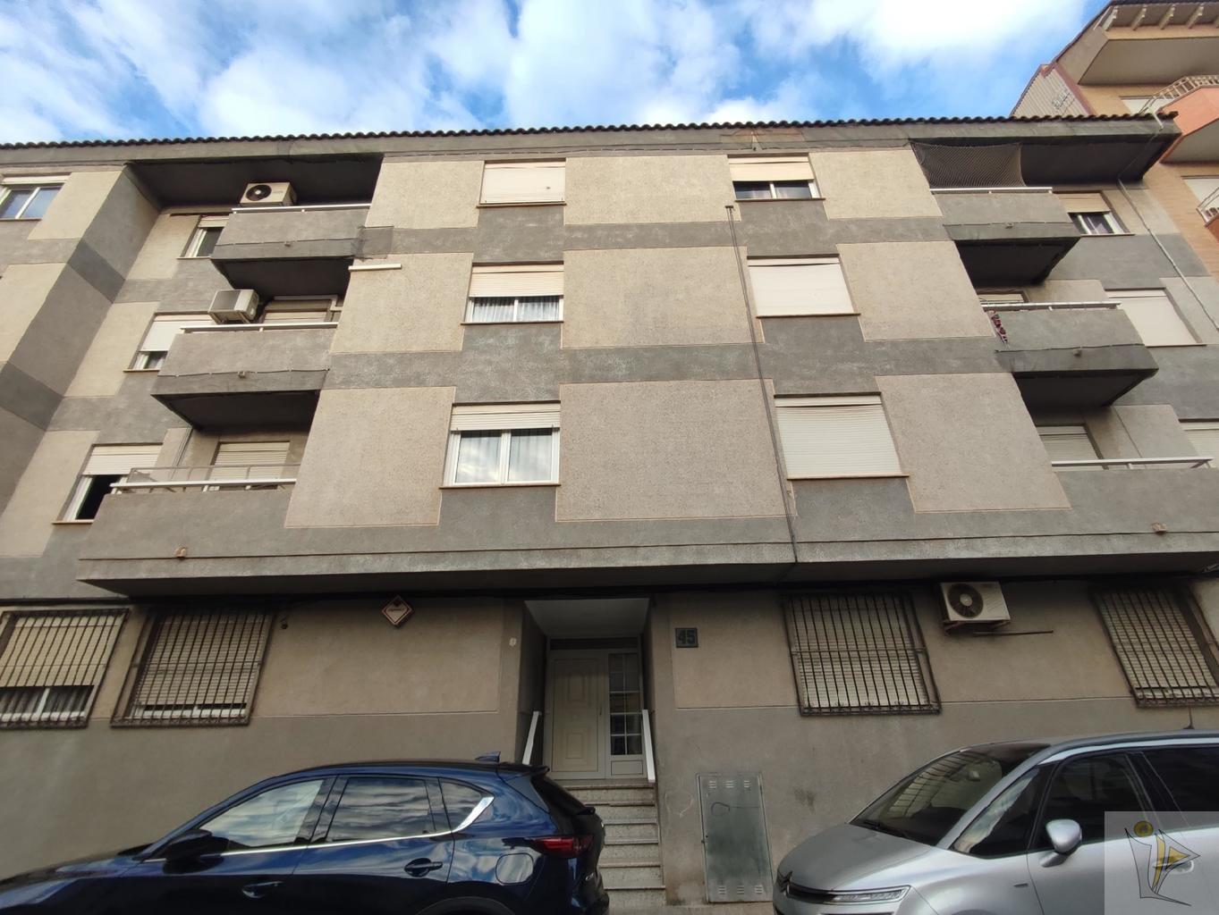 For sale of flat in La Pobla de Vallbona