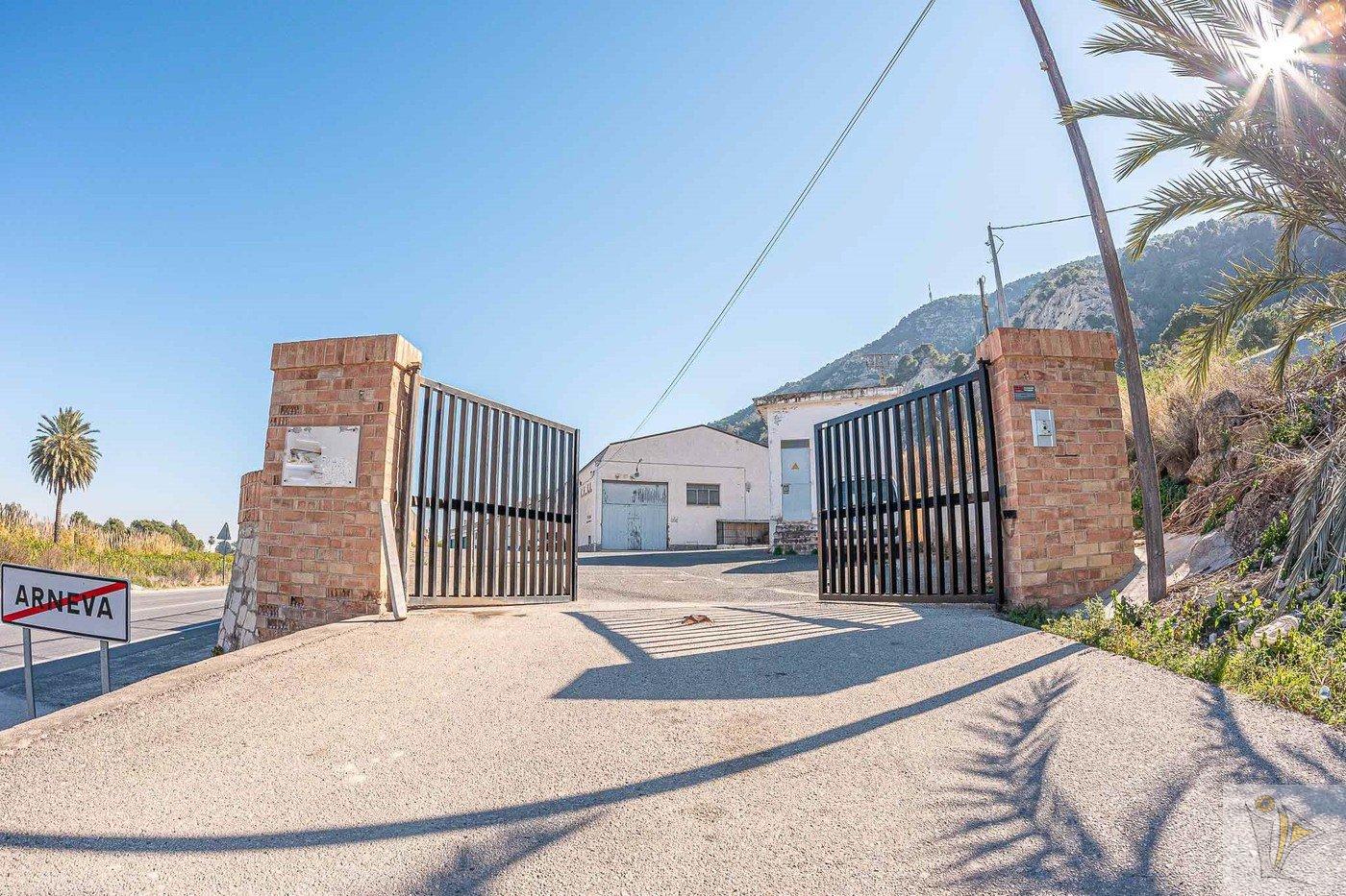 For sale of industrial plant/warehouse in Orihuela