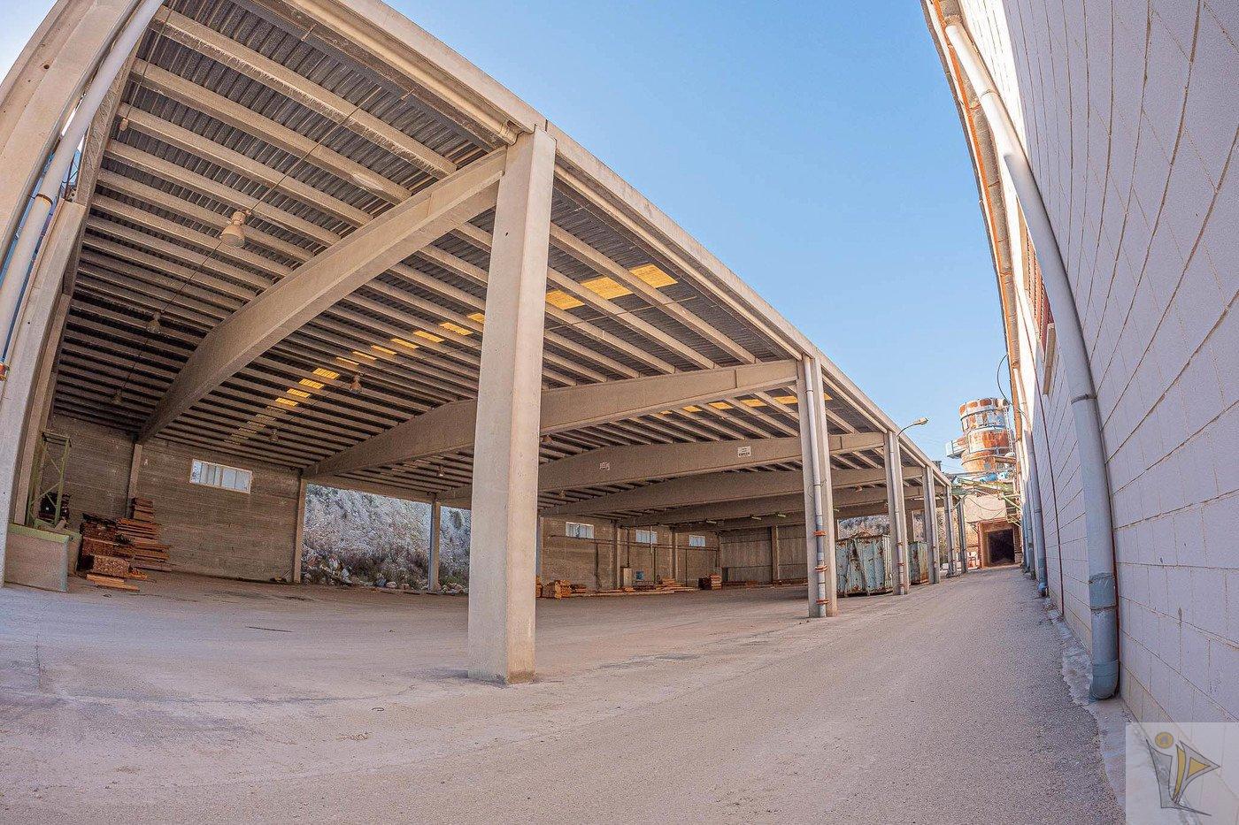 For sale of industrial plant/warehouse in Orihuela