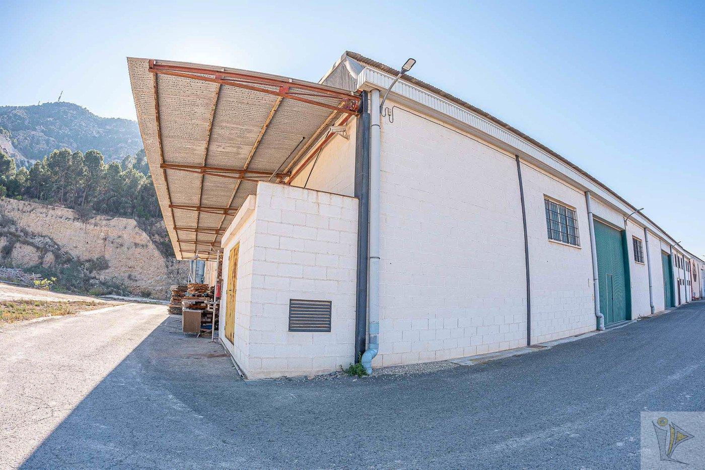 For sale of industrial plant/warehouse in Orihuela