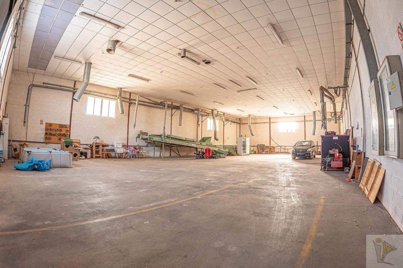 For sale of industrial plant/warehouse in Orihuela