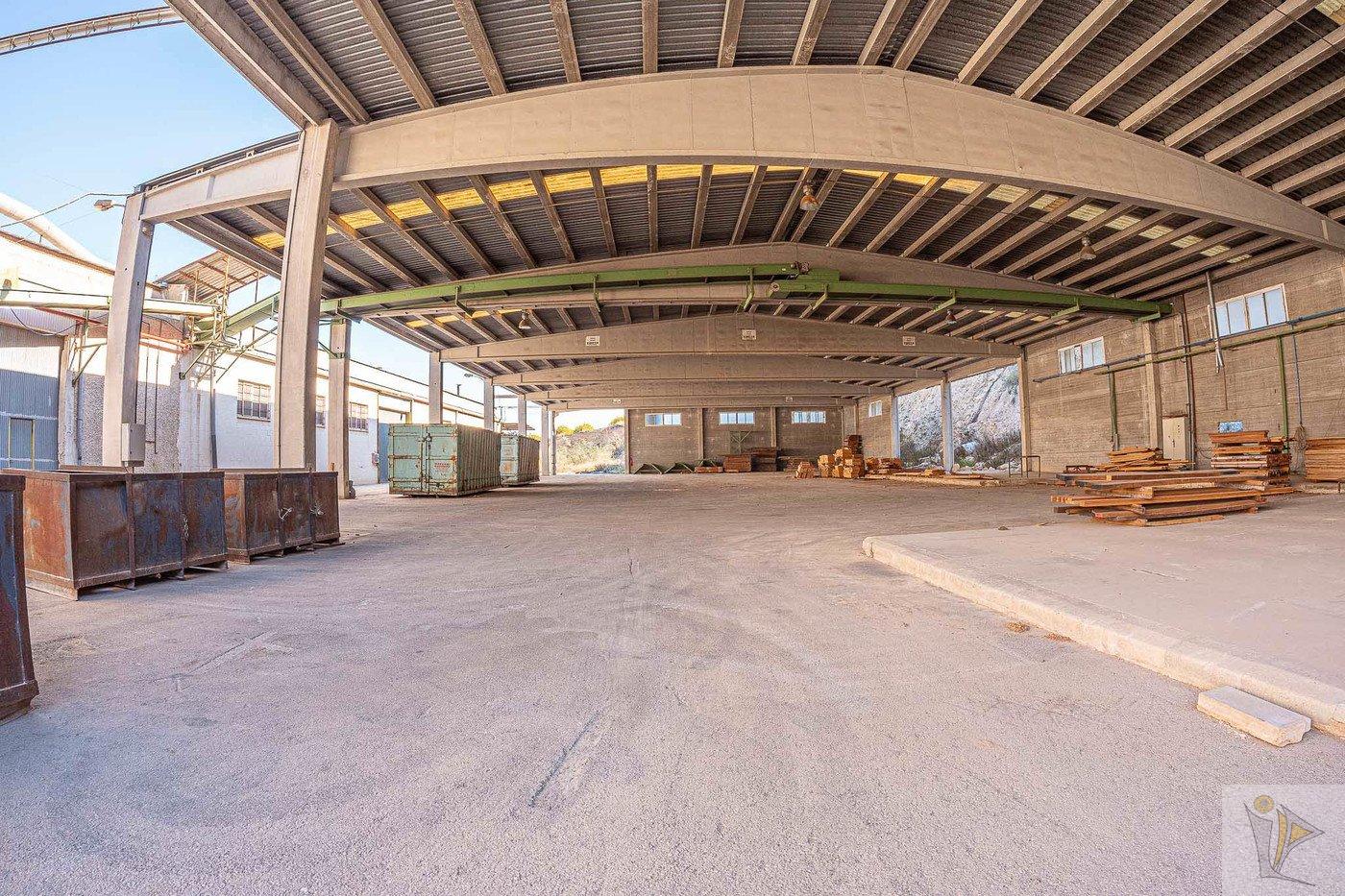 For sale of industrial plant/warehouse in Orihuela