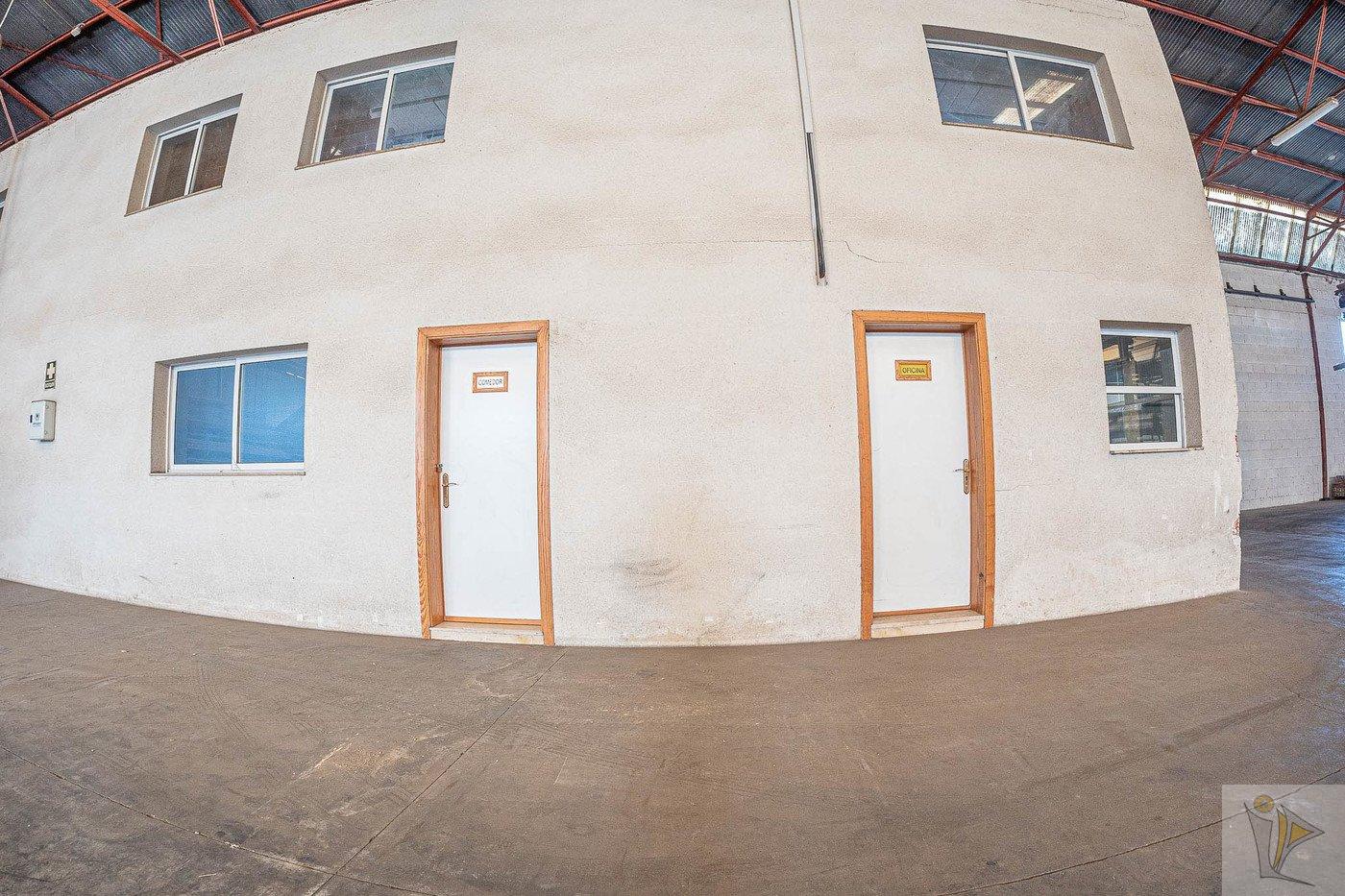 For sale of industrial plant/warehouse in Orihuela