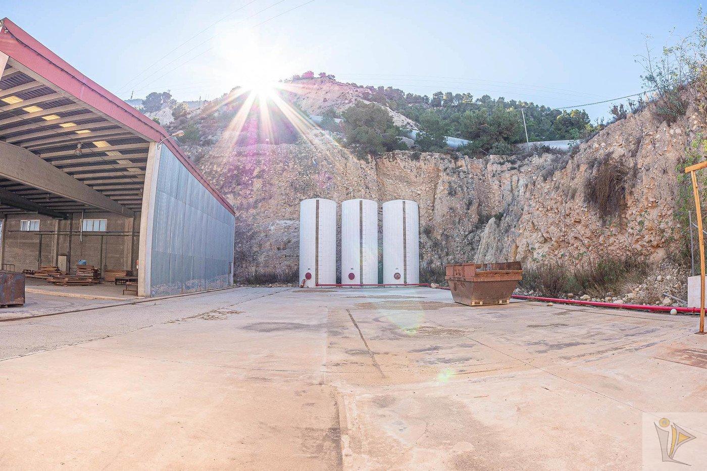 For sale of industrial plant/warehouse in Orihuela