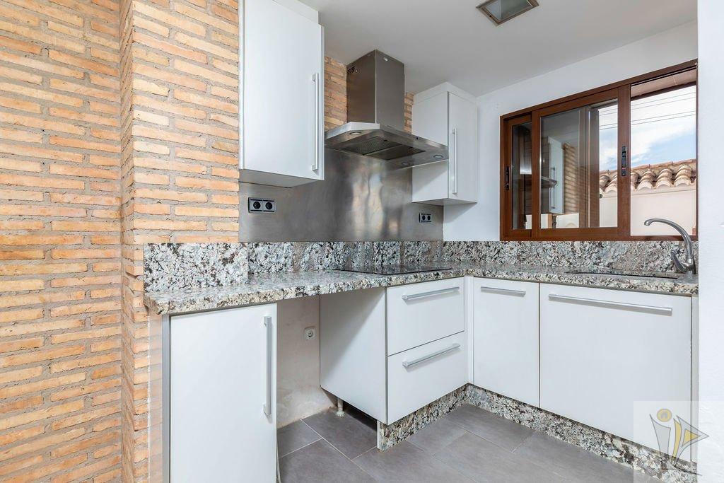 For sale of chalet in Riba-Roja de Túria