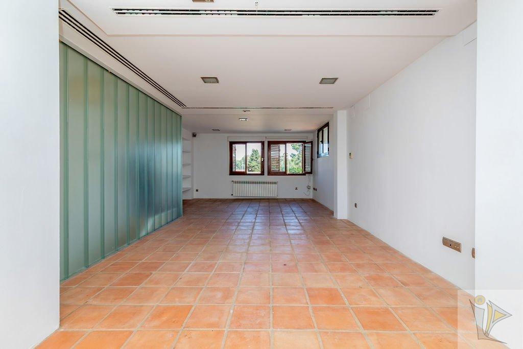 For sale of chalet in Riba-Roja de Túria