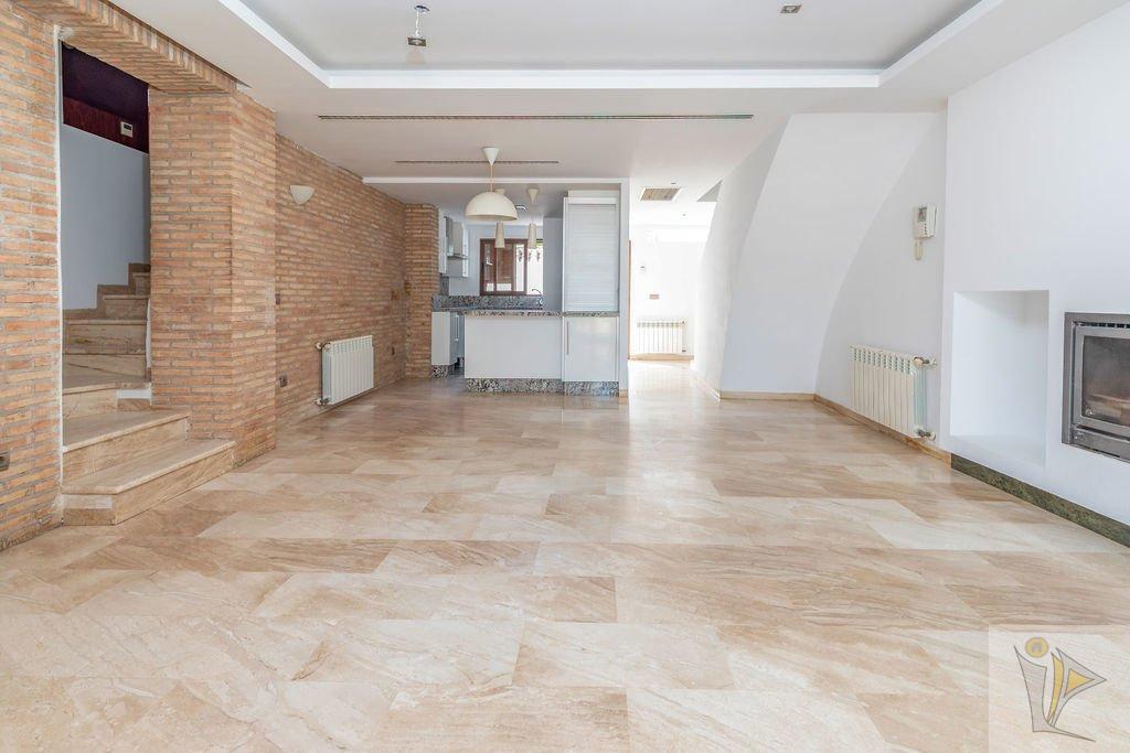 For sale of chalet in Riba-Roja de Túria