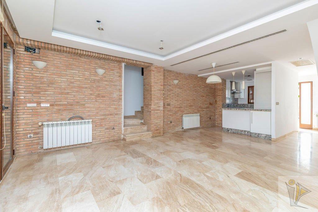 For sale of chalet in Riba-Roja de Túria