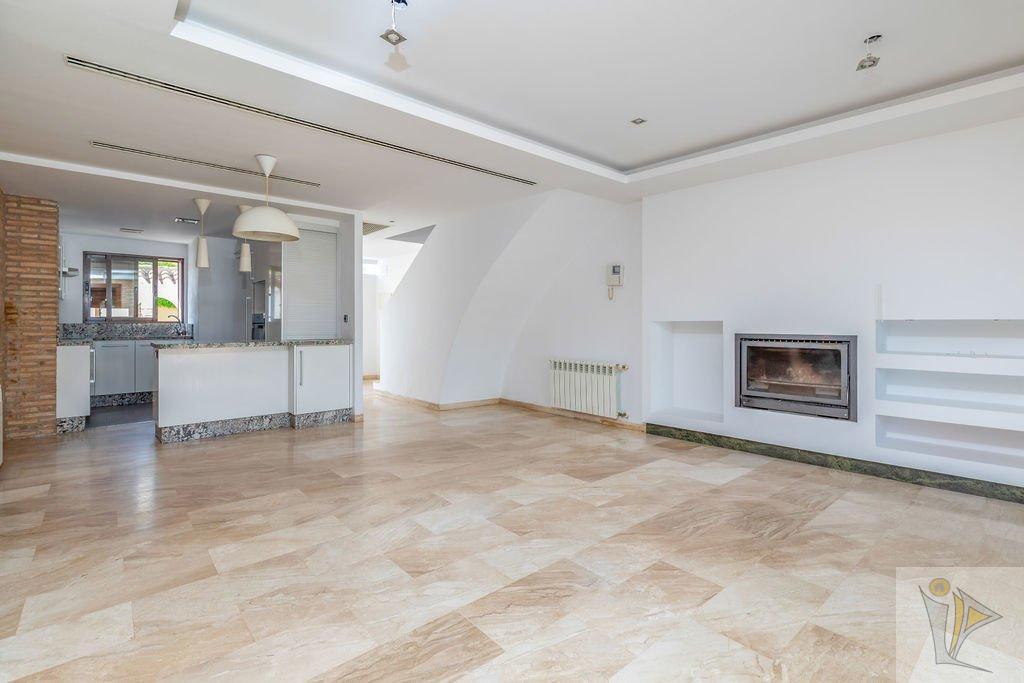 For sale of chalet in Riba-Roja de Túria