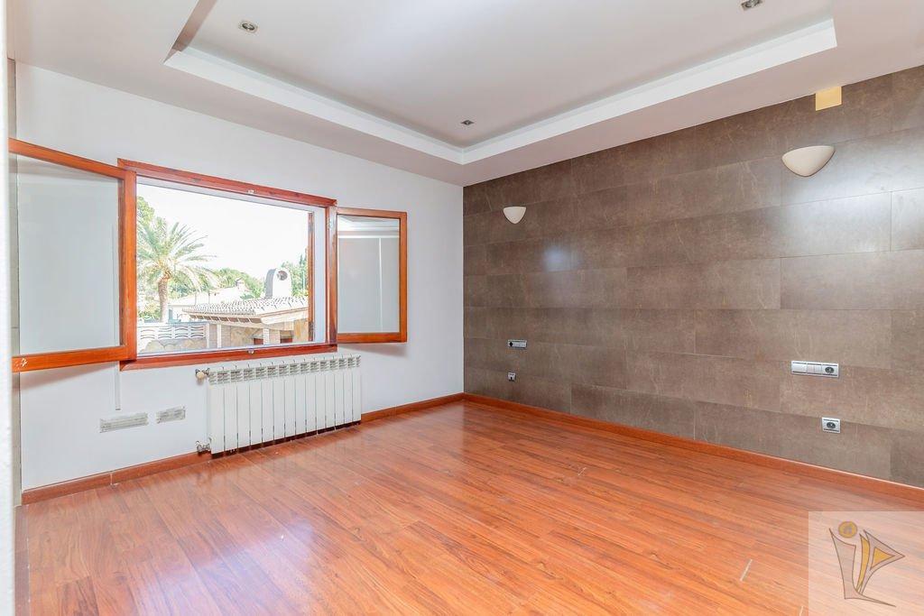 For sale of chalet in Riba-Roja de Túria