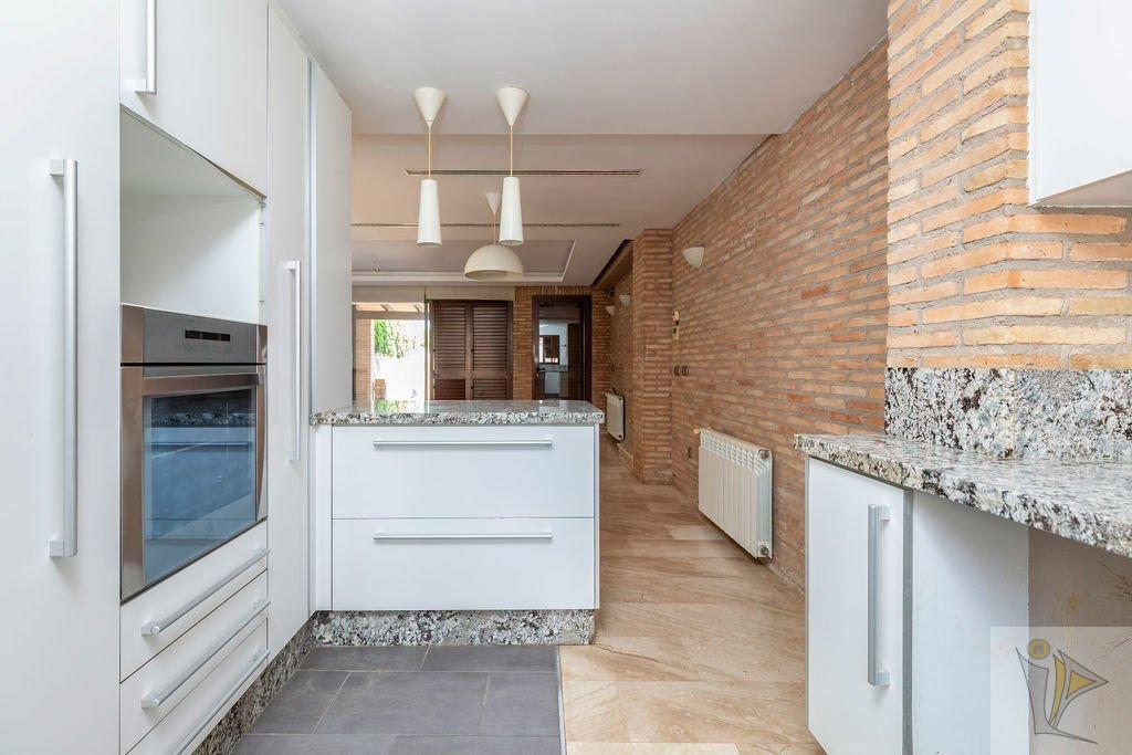 For sale of chalet in Riba-Roja de Túria