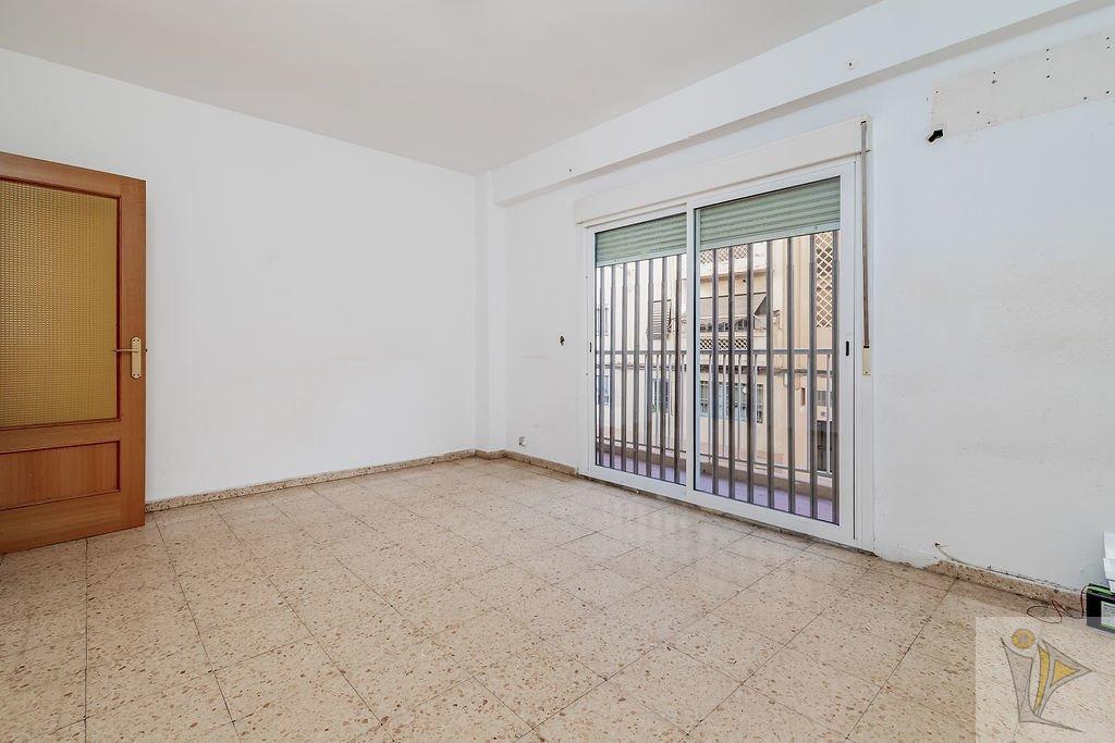 For sale of flat in Valencia