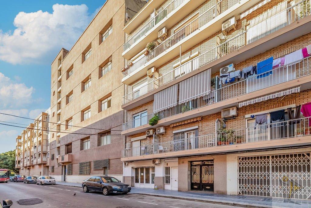 For sale of flat in Valencia