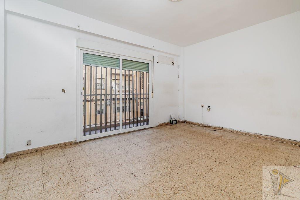 For sale of flat in Valencia