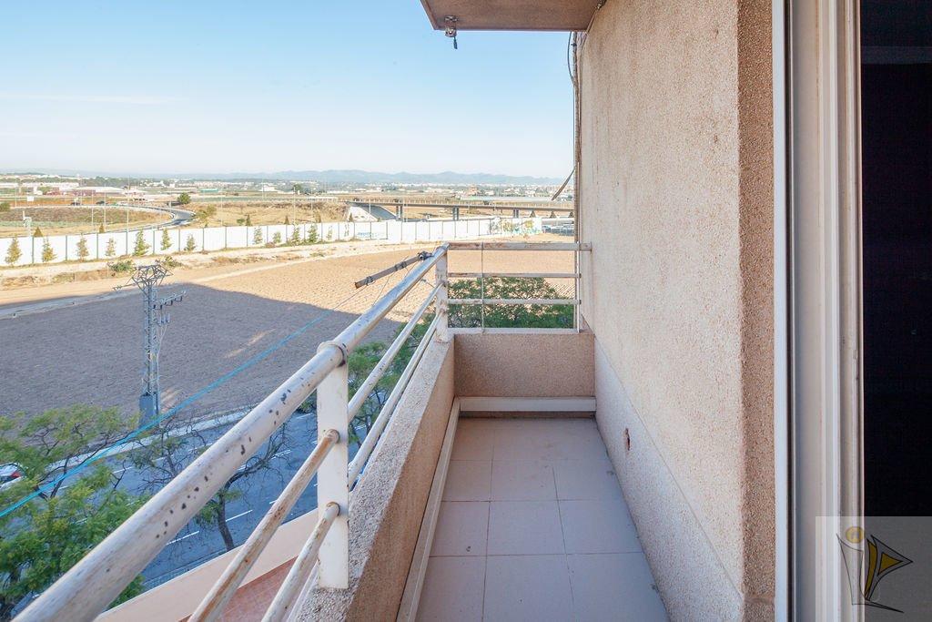 For sale of flat in Valencia