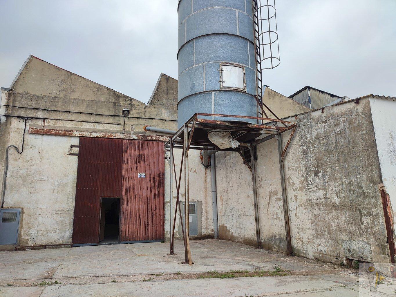For sale of industrial plant/warehouse in Silla