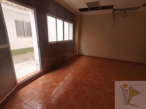 Venta de local comercial en La Pobla de Vallbona