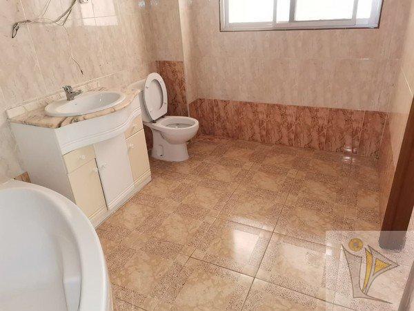 Venta de local comercial en La Pobla de Vallbona