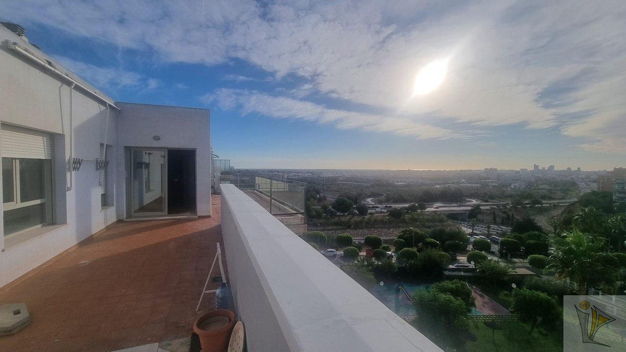 For sale of penthouse in Paterna