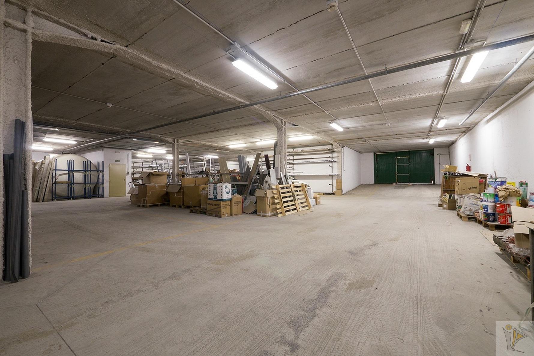 Venta de nave en Granada