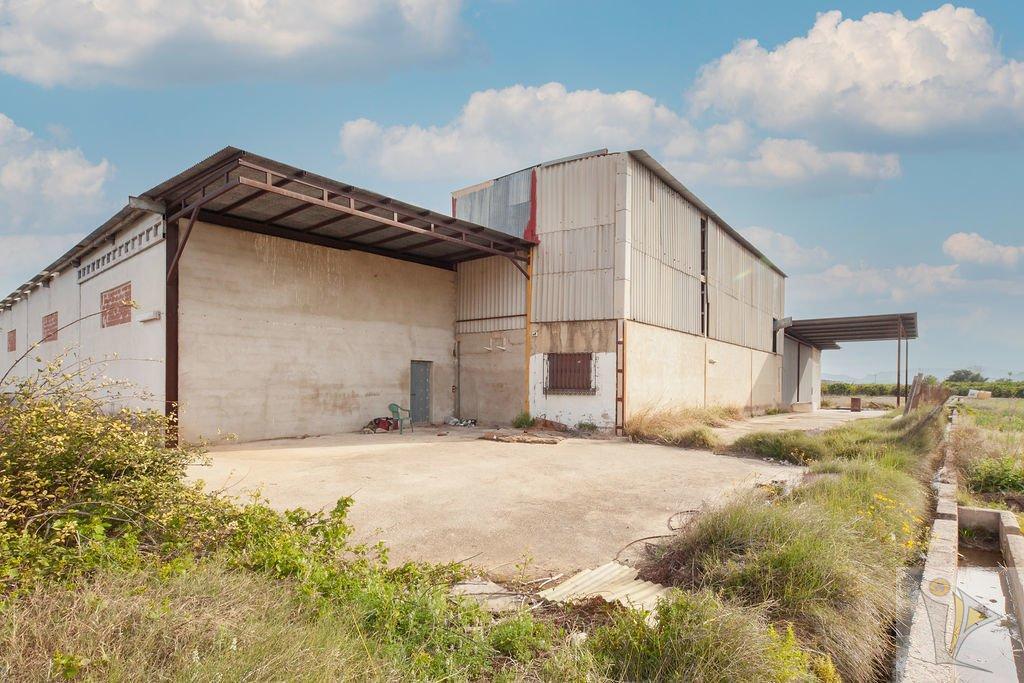 For sale of industrial plant/warehouse in Xàtiva