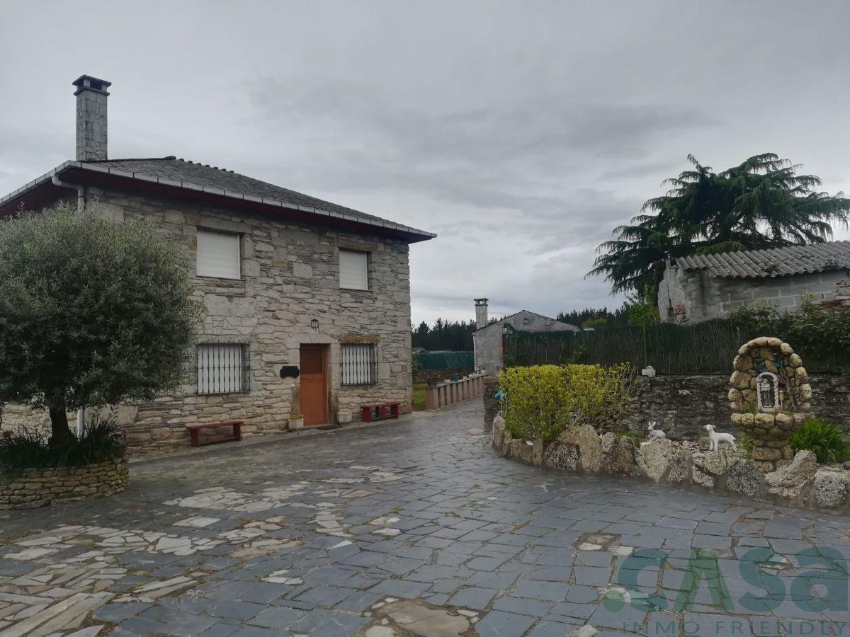 For sale of house in Corgo O