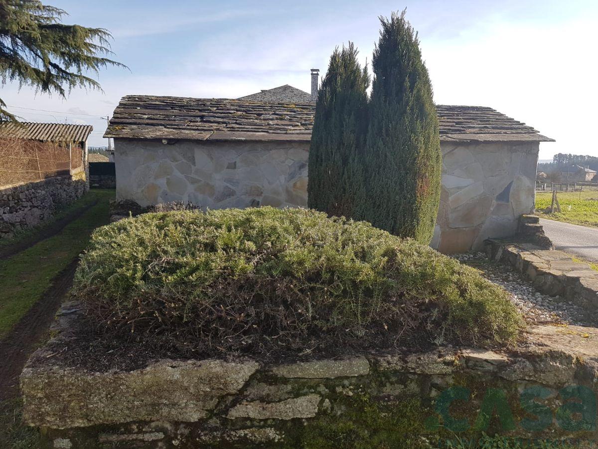 For sale of house in Corgo O
