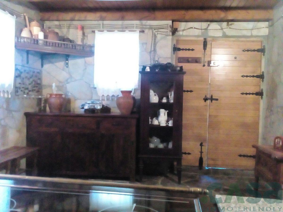 For sale of house in Corgo O
