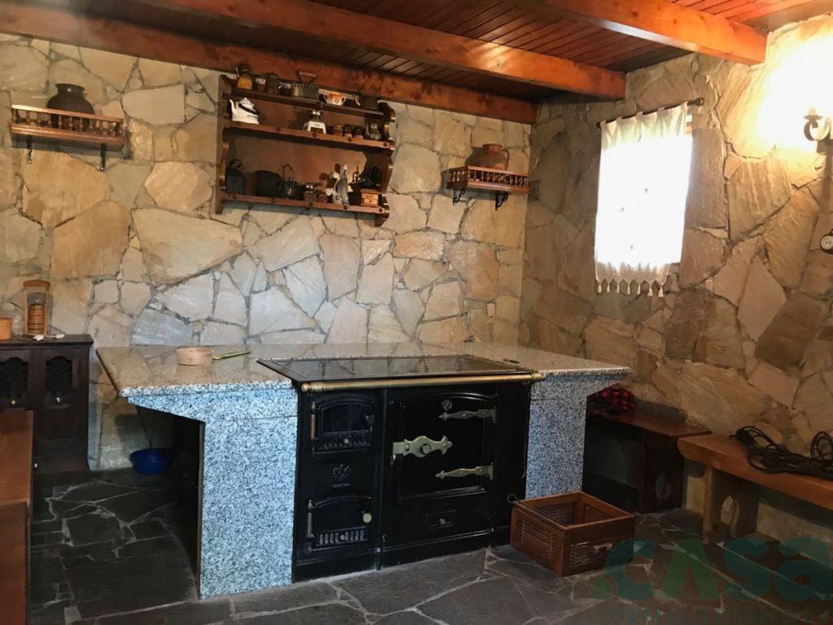 For sale of house in Corgo O