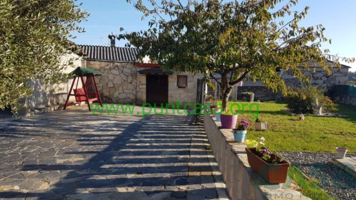 For sale of house in Corgo O