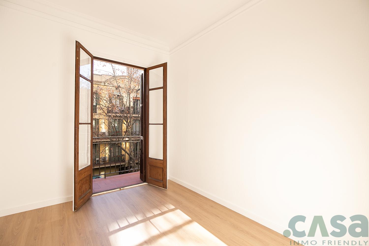 For sale of flat in Barcelona