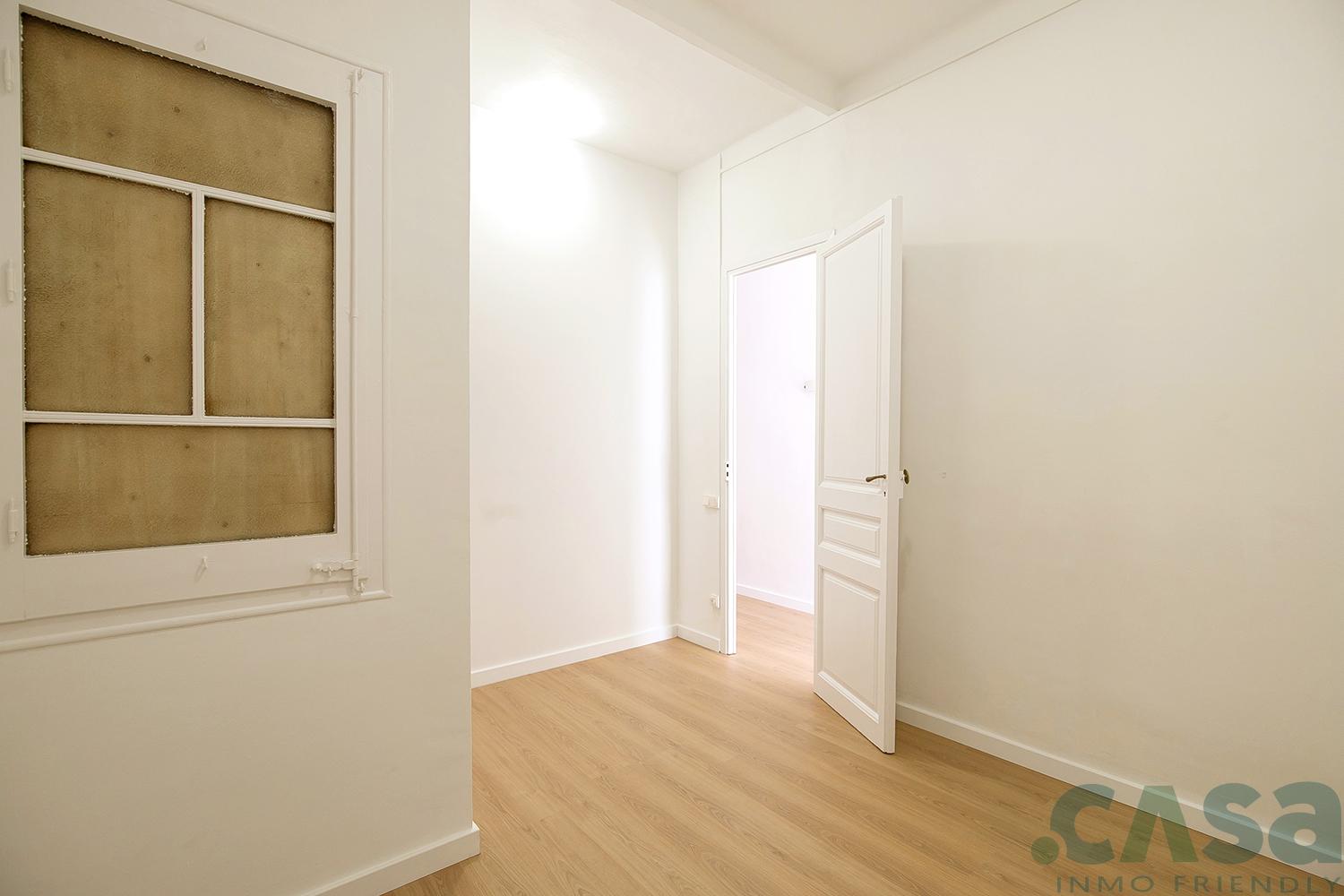 For sale of flat in Barcelona