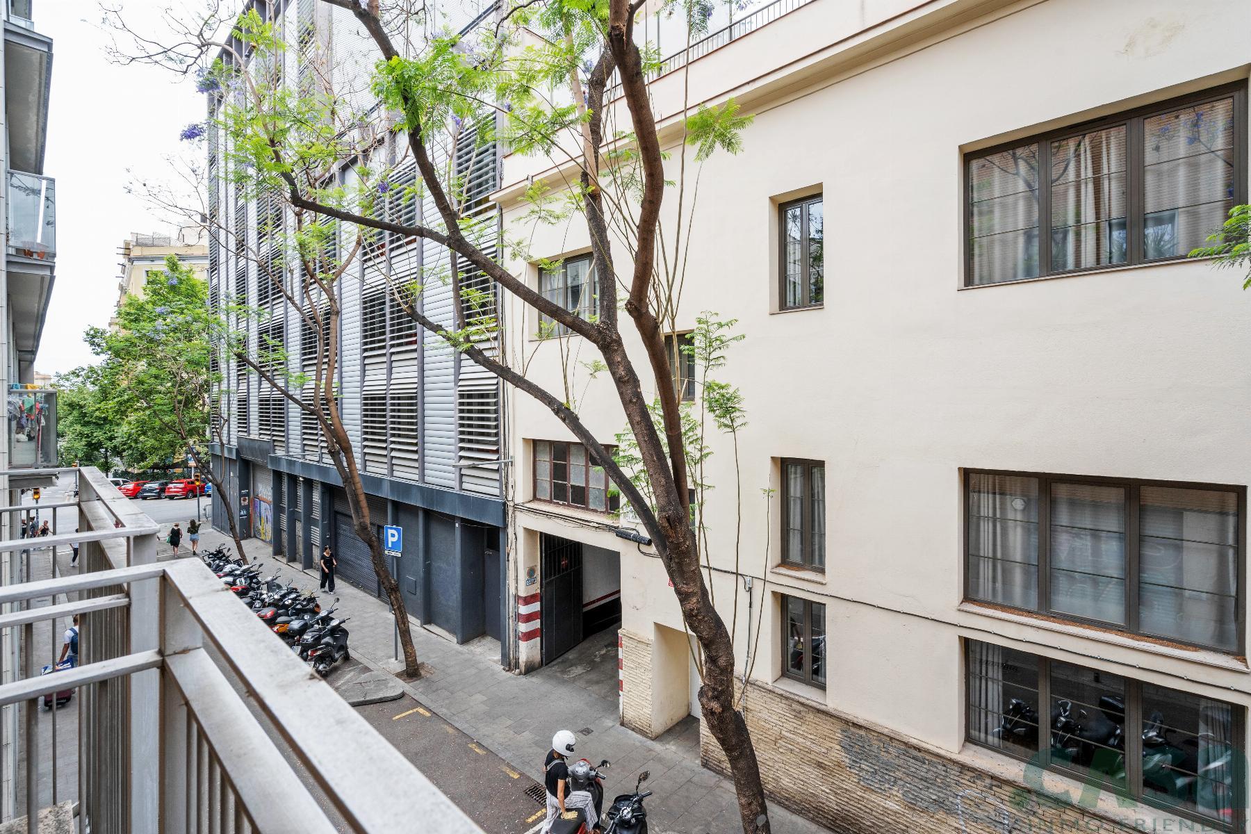 For sale of flat in Barcelona