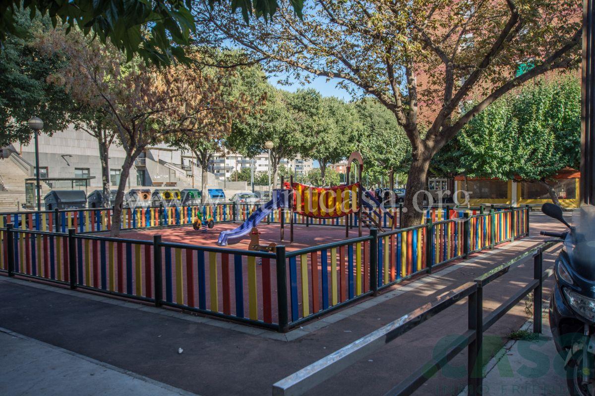 For sale of commercial in Badalona