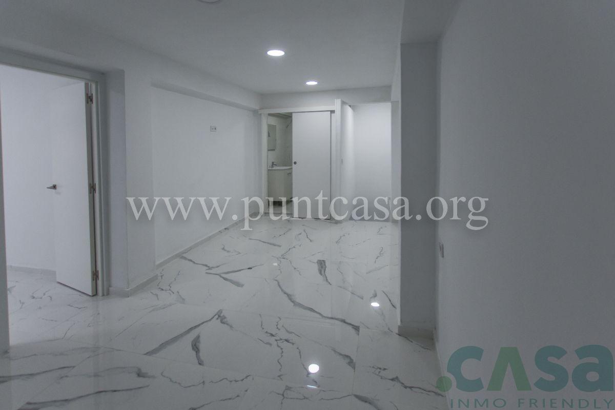 For sale of commercial in Badalona