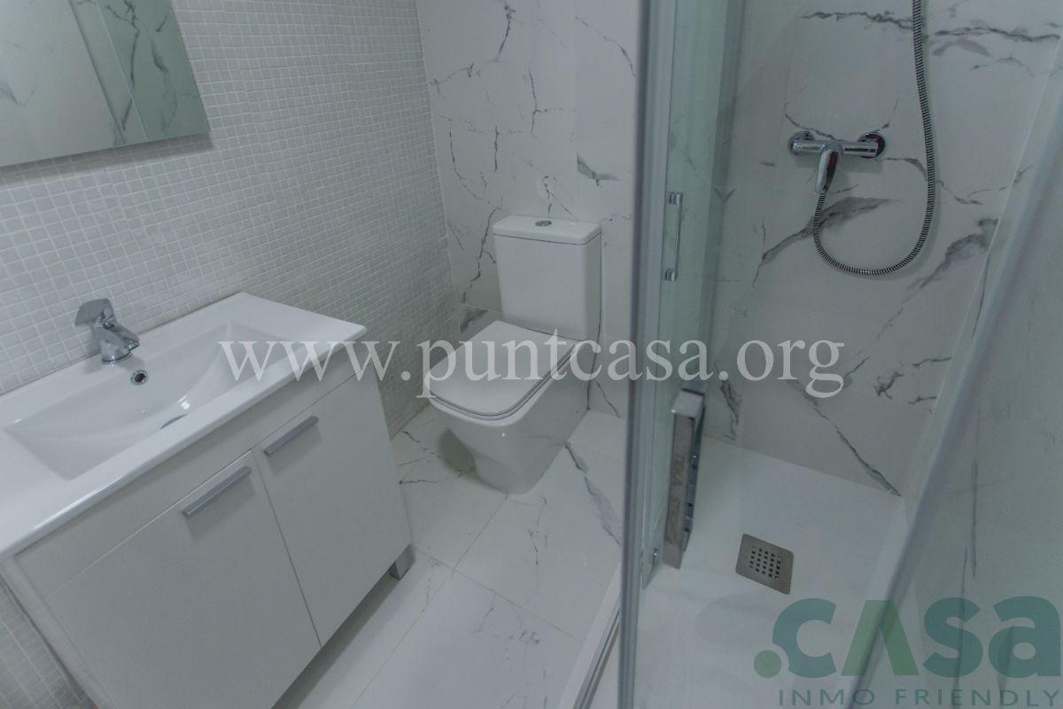 For sale of commercial in Badalona