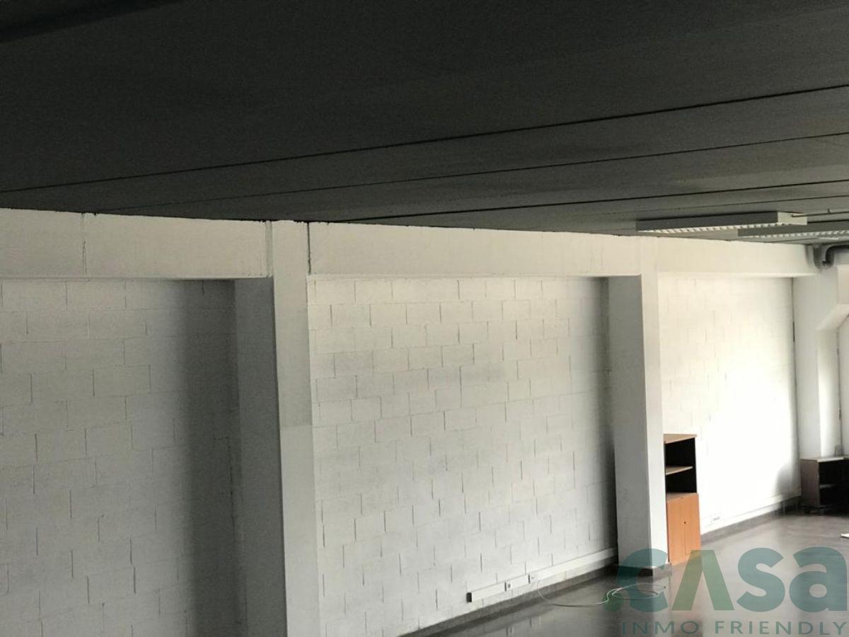 For sale of industrial plant/warehouse in Badalona